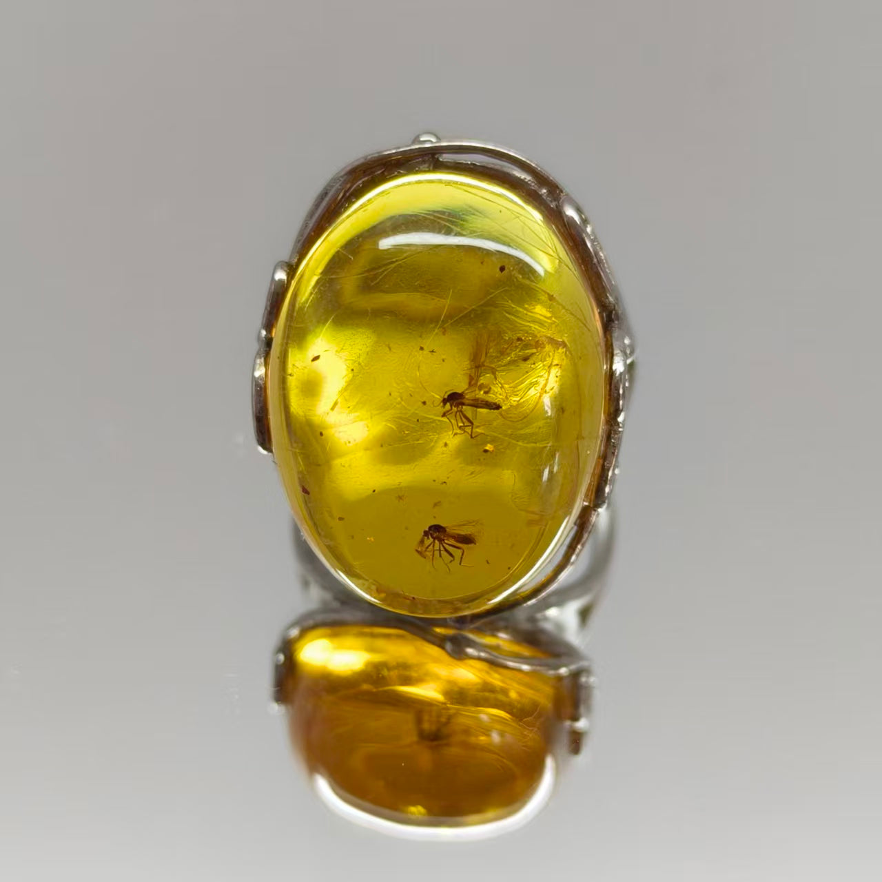 ONLY ONE - Amber Ring